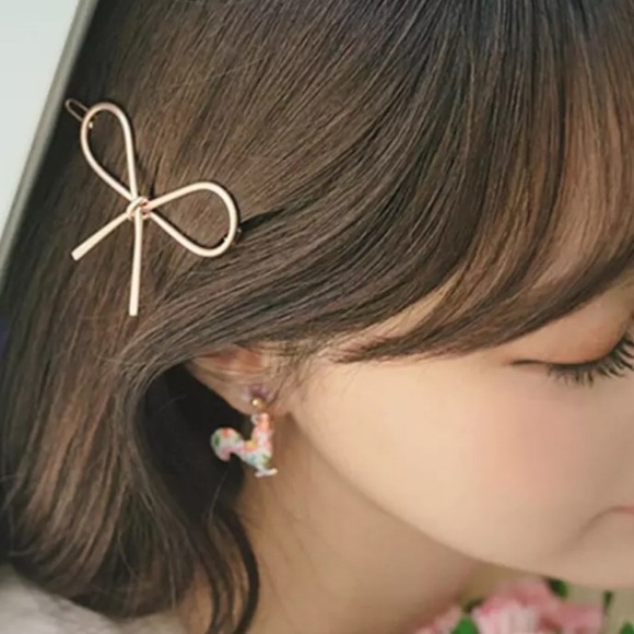 NEW Gold Bow Hair Clip - Picture 2 of 3